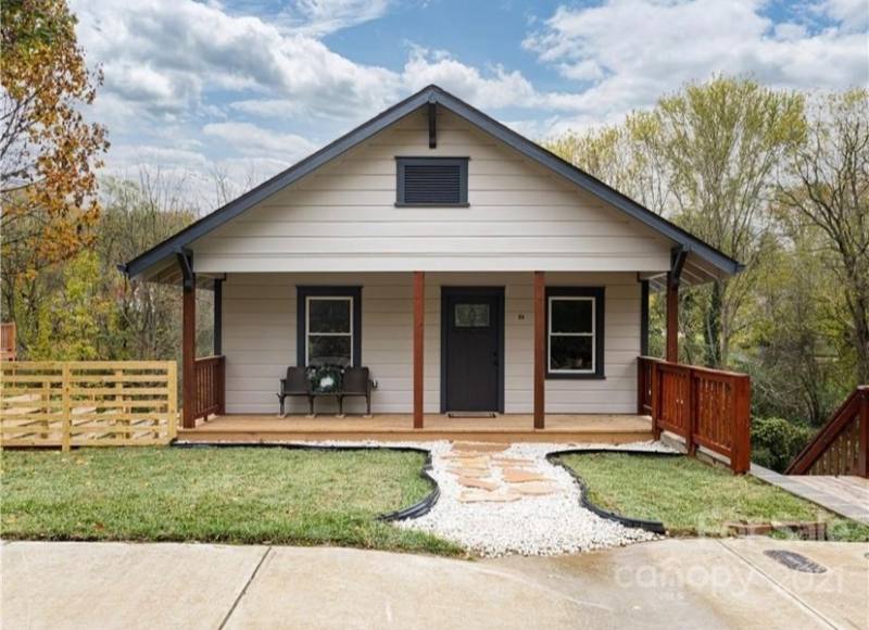 Apartment for rent at 334 N Main St, Canton, NC 28716