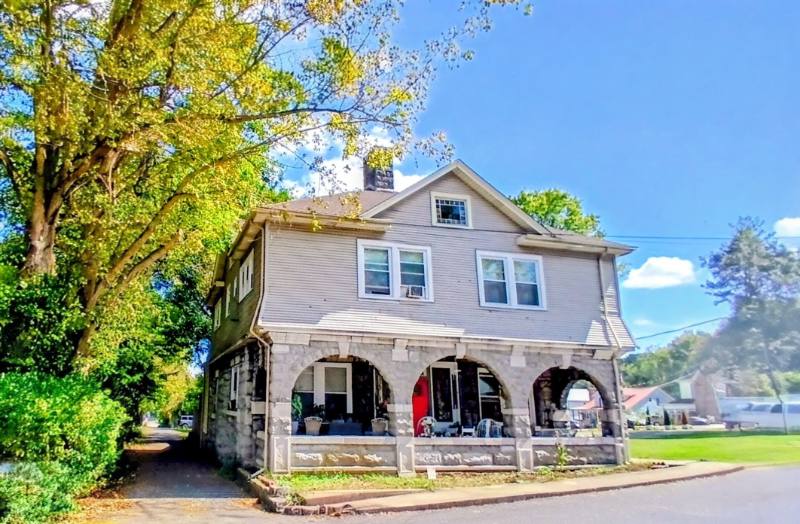 Apartment for rent at 1131 Windsor Ave #TREETOP Bunkhouse, Bristol, TN 37620