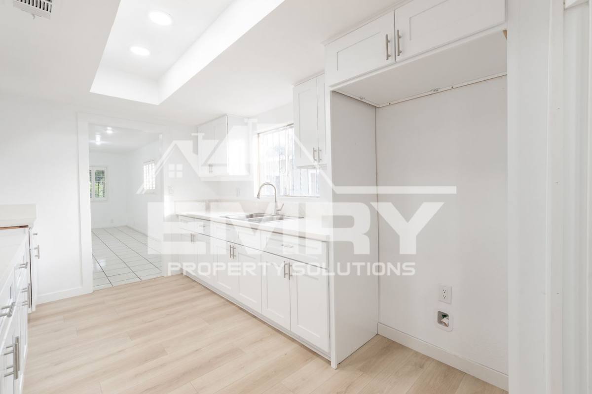 Apartment for rent at 6221 Fishburn Ave, Bell Gardens, CA 90201