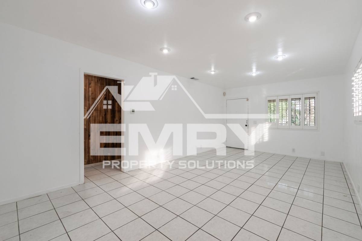 Apartment for rent at 6221 Fishburn Ave, Bell Gardens, CA 90201