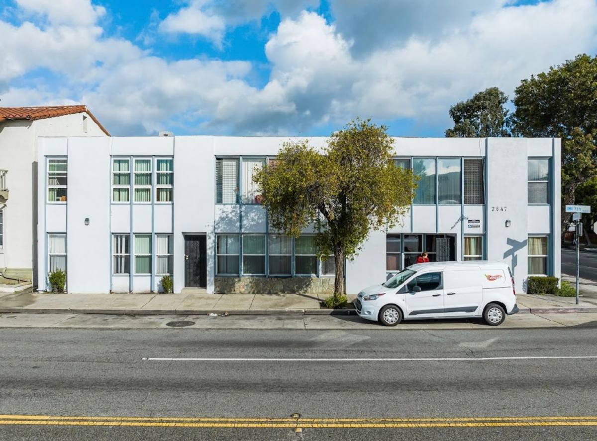 Apartment for rent at 2847 - E, Long Beach, CA 90804