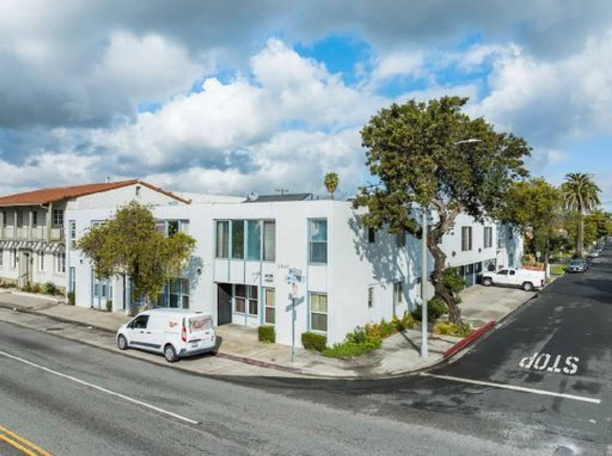 Apartment for rent at 2847 - E, Long Beach, CA 90804