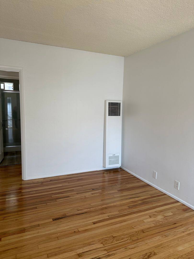 Apartment for rent at 2847 - E, Long Beach, CA 90804