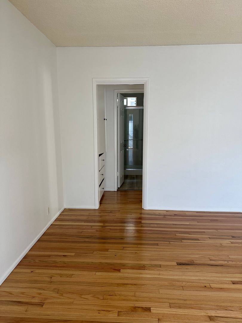 Apartment for rent at 2847 - E, Long Beach, CA 90804