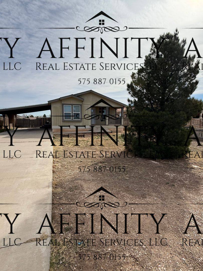House for rent at 2206 Iris St, Carlsbad, NM 88220