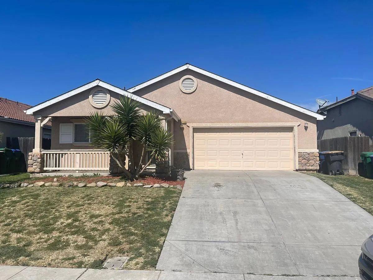House for rent at 2138 W Solis St, Merced, CA 95348