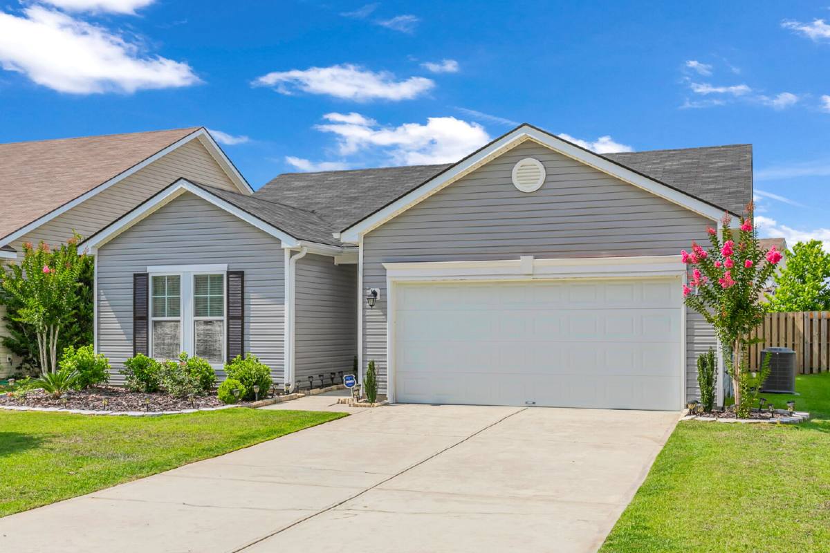 House for rent at 88 Crystal Lake Dr, Port Wentworth, GA 31407