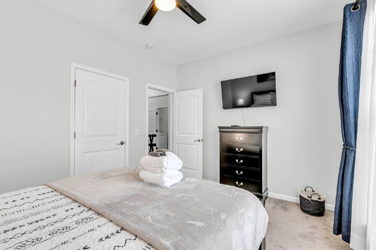 House for rent at 88 Crystal Lake Dr, Port Wentworth, GA 31407