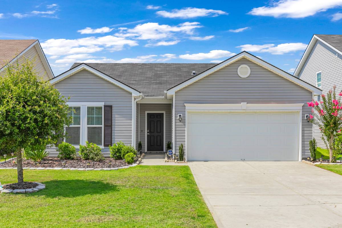 House for rent at 88 Crystal Lake Dr, Port Wentworth, GA 31407