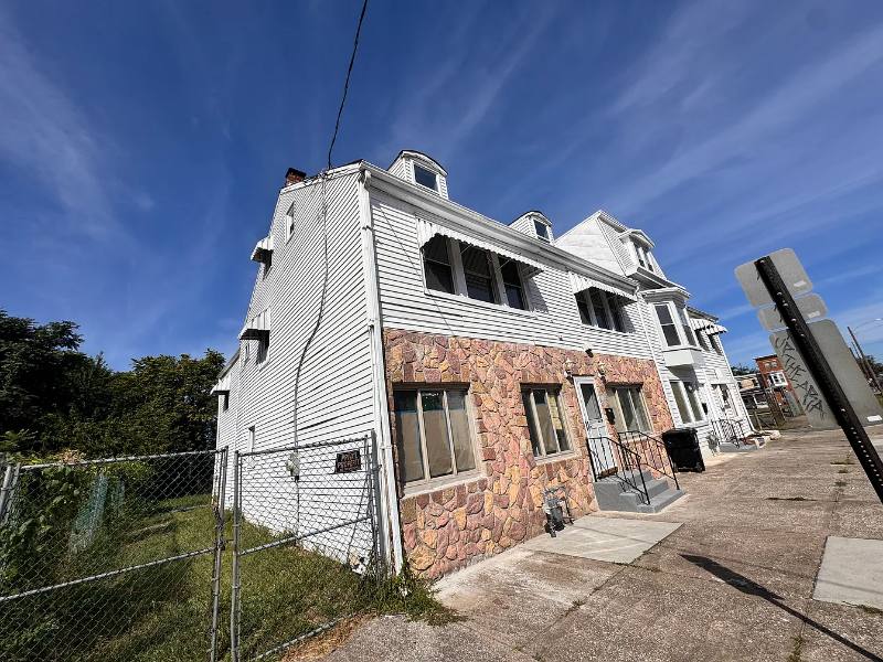 House for rent at 1716 N 6th St, Harrisburg, PA 17102