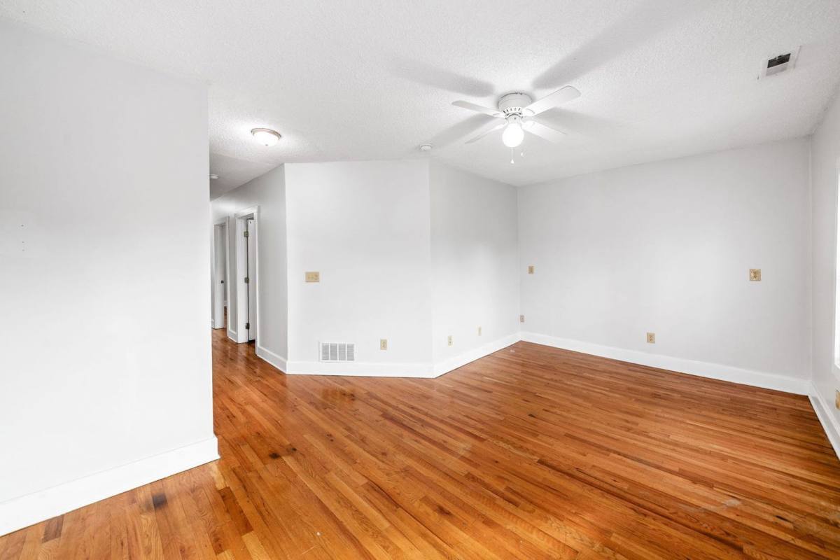 Apartment for rent at 1378 1 2 Indianola Ave, Columbus, OH 43201