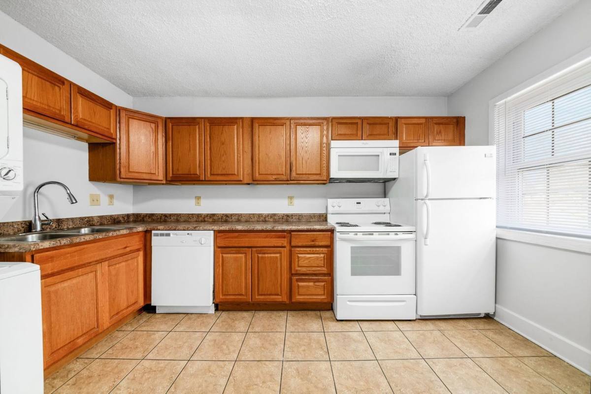 Apartment for rent at 1378 1 2 Indianola Ave, Columbus, OH 43201