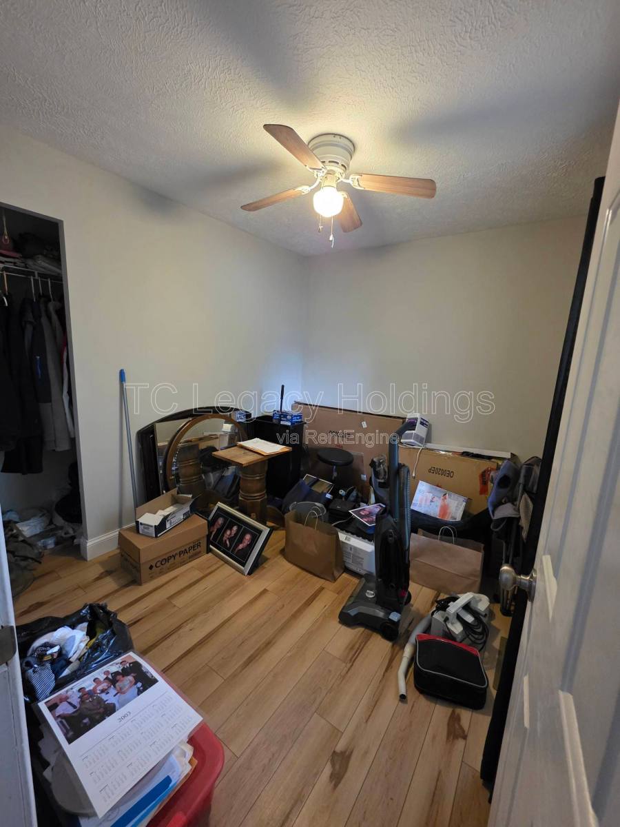 Apartment for rent at 419 1 2 Walnut Ave, Fairmont, WV 26554