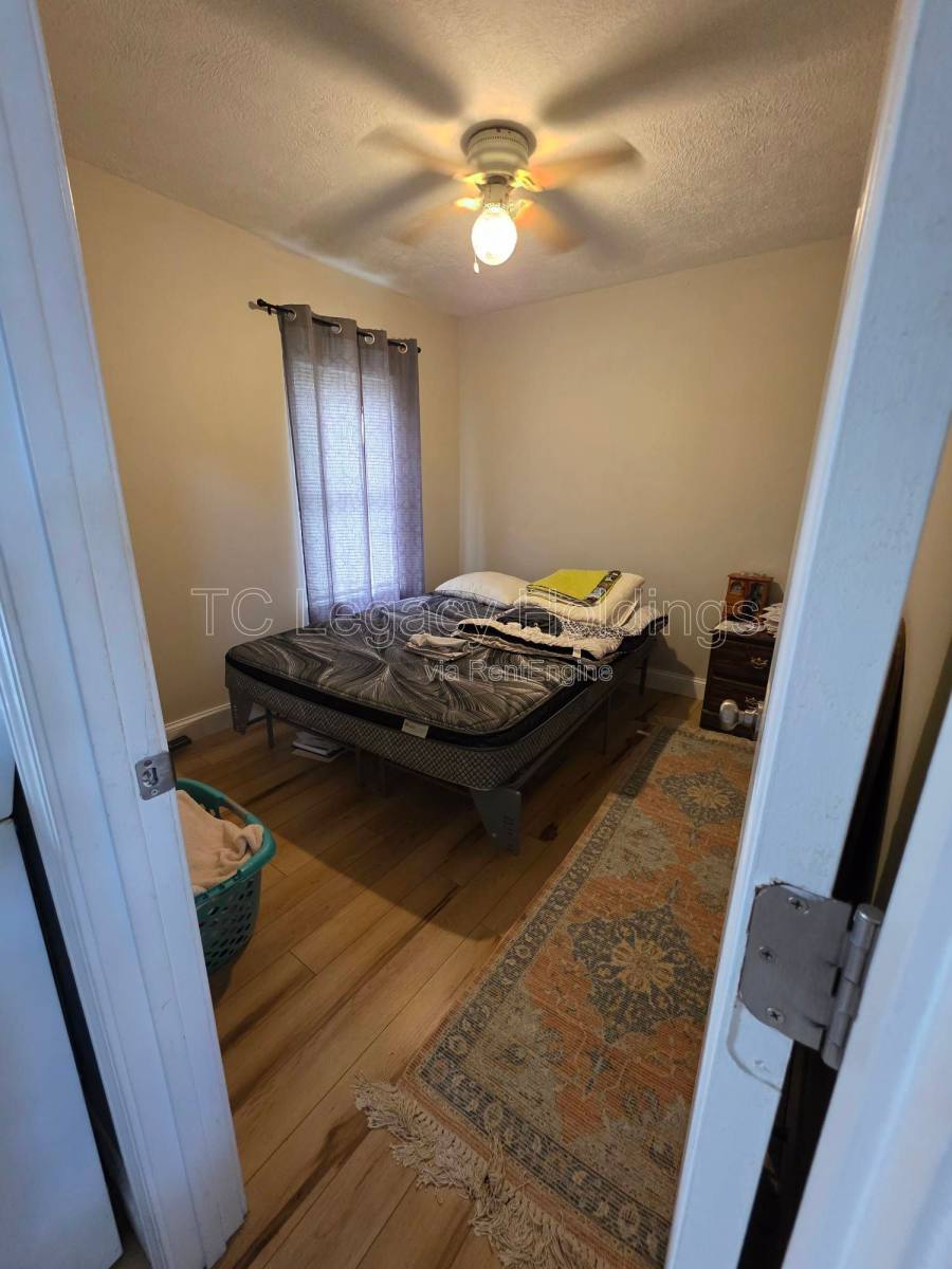 Apartment for rent at 419 1 2 Walnut Ave, Fairmont, WV 26554