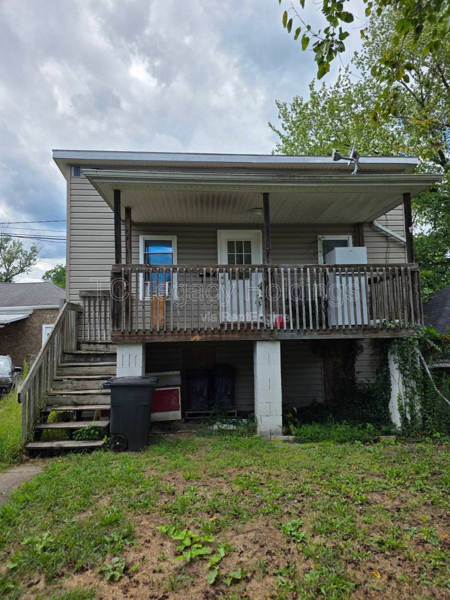 Apartment for rent at 419 1 2 Walnut Ave, Fairmont, WV 26554