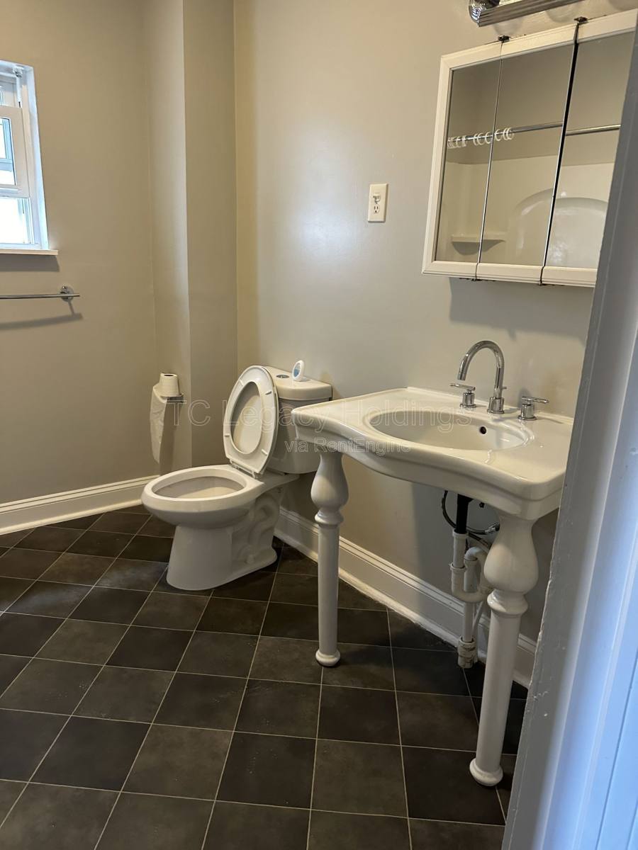 Apartment for rent at 123 Washington Ave, Clarksburg, WV 26301