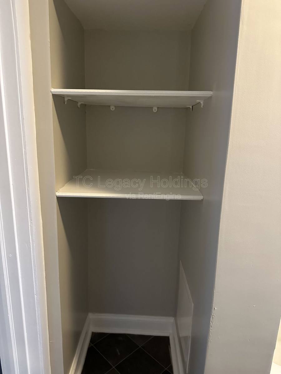 Apartment for rent at 123 Washington Ave, Clarksburg, WV 26301