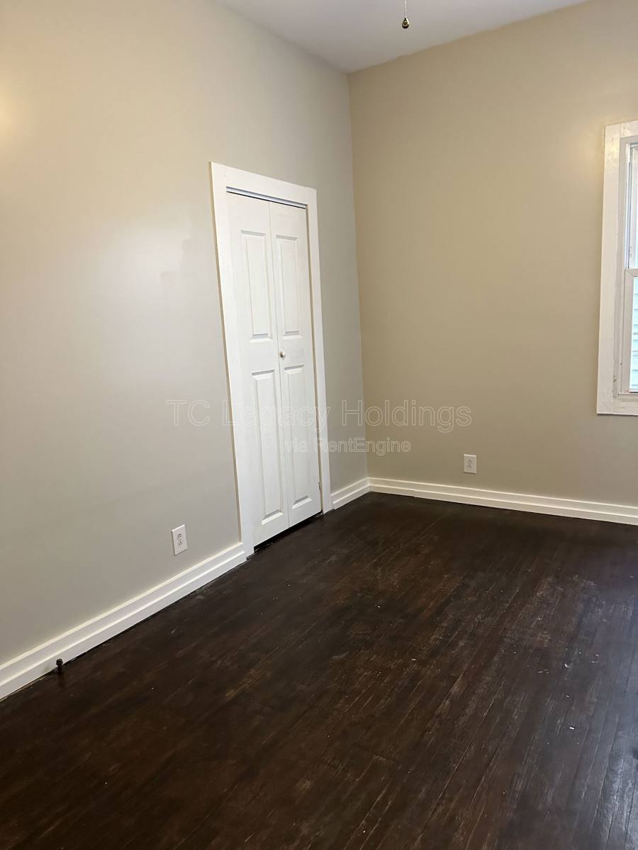 Apartment for rent at 123 Washington Ave, Clarksburg, WV 26301