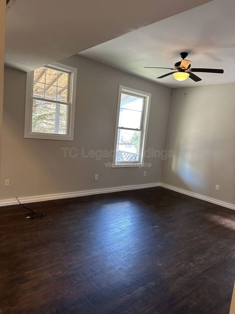 Apartment for rent at 123 Washington Ave, Clarksburg, WV 26301