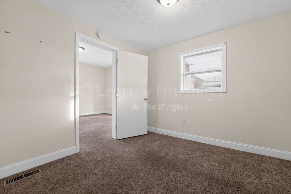 Apartment for rent at 388 Broaddus Ave #B, Clarksburg, WV 26301