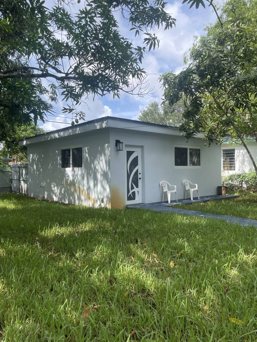 Apartment for rent at 1040 NE 146th St #1, Miami, FL 33161