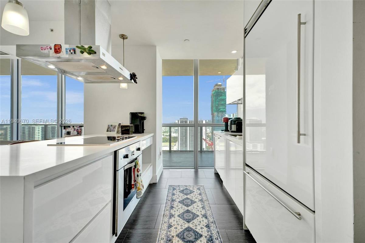 Apartment for rent at 1100 Biscayne Blvd, Miami, FL 33132