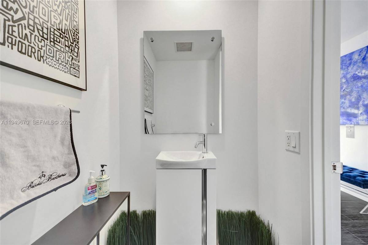 Apartment for rent at 1100 Biscayne Blvd, Miami, FL 33132