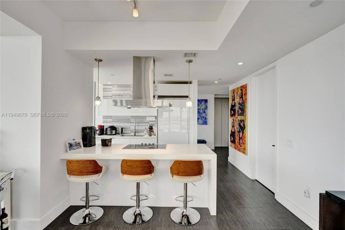 Apartment for rent at 1100 Biscayne Blvd, Miami, FL 33132