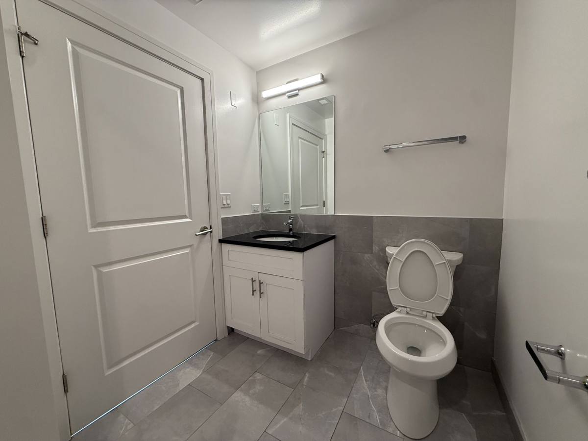 Apartment for rent at 1730 W Greenleaf Ave #307, Chicago, IL 60626