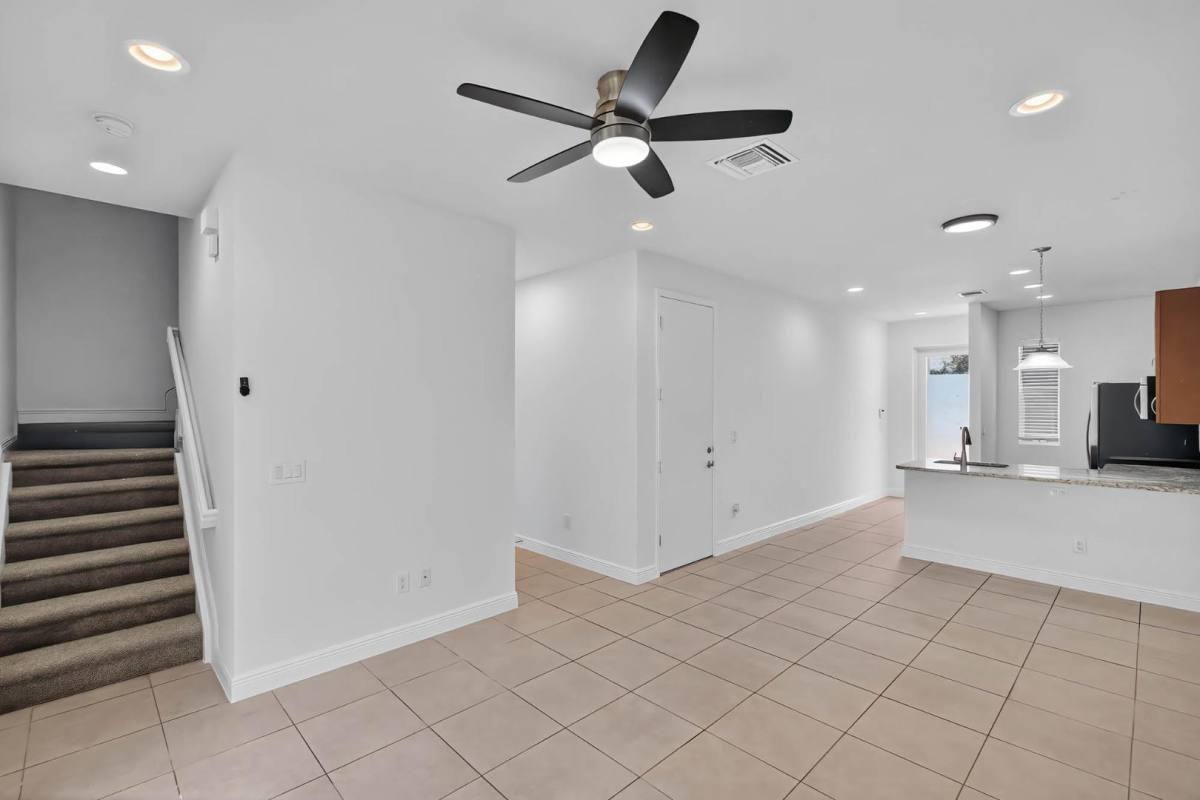 Townhouse for rent at 8815 NW 76 Dr, Fort Lauderdale, FL 33321