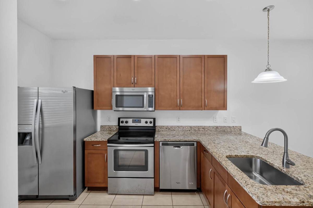 Townhouse for rent at 8815 NW 76 Dr, Fort Lauderdale, FL 33321