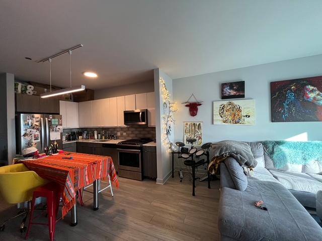 Apartment for rent at 1025 W Addison St #828, Chicago, IL 60613