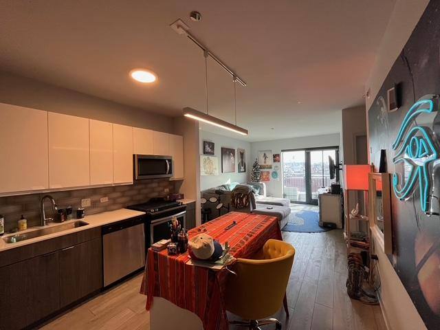 Apartment for rent at 1025 W Addison St #828, Chicago, IL 60613