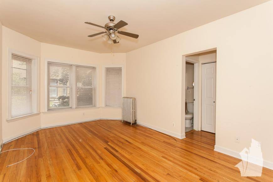 Apartment for rent at 3912 N Pine Grove Ave #3, Chicago, IL 60613