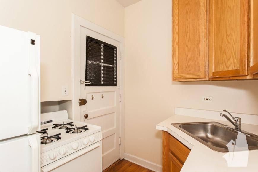 Apartment for rent at 3912 N Pine Grove Ave #3, Chicago, IL 60613