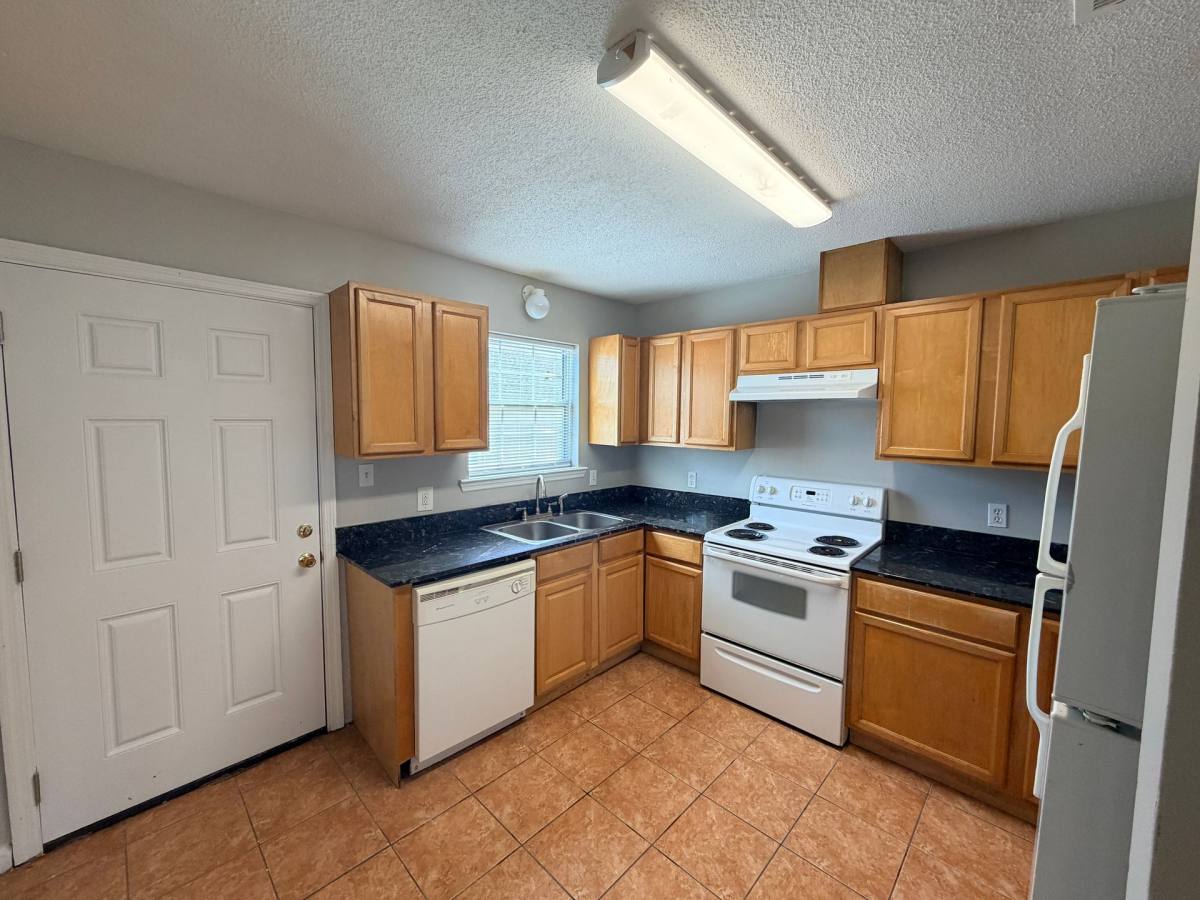 Apartment for rent at 1531 Woodard St, Valdosta, GA 31601