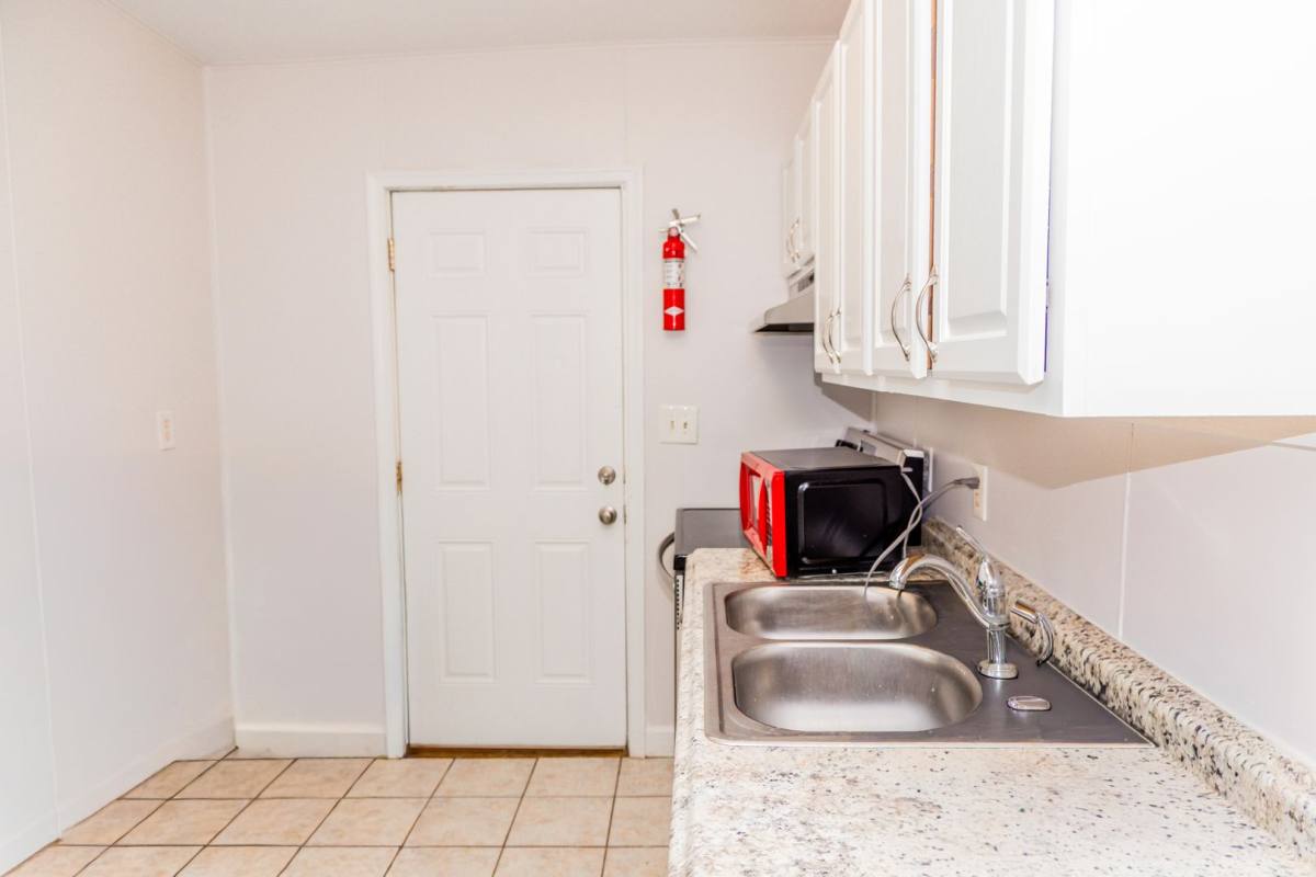Apartment for rent at 1832 Lakeview Ave, Richmond, VA 23220