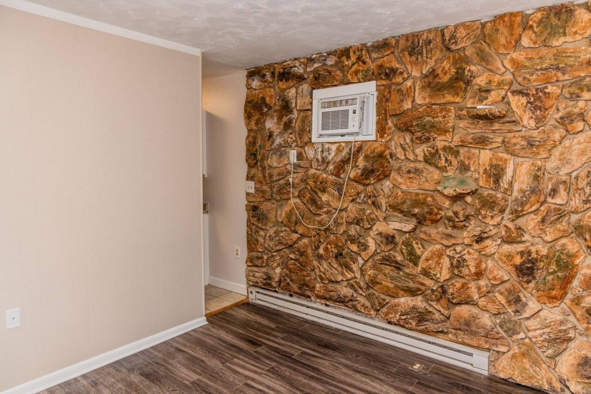 Apartment for rent at 1832 Lakeview Ave, Richmond, VA 23220