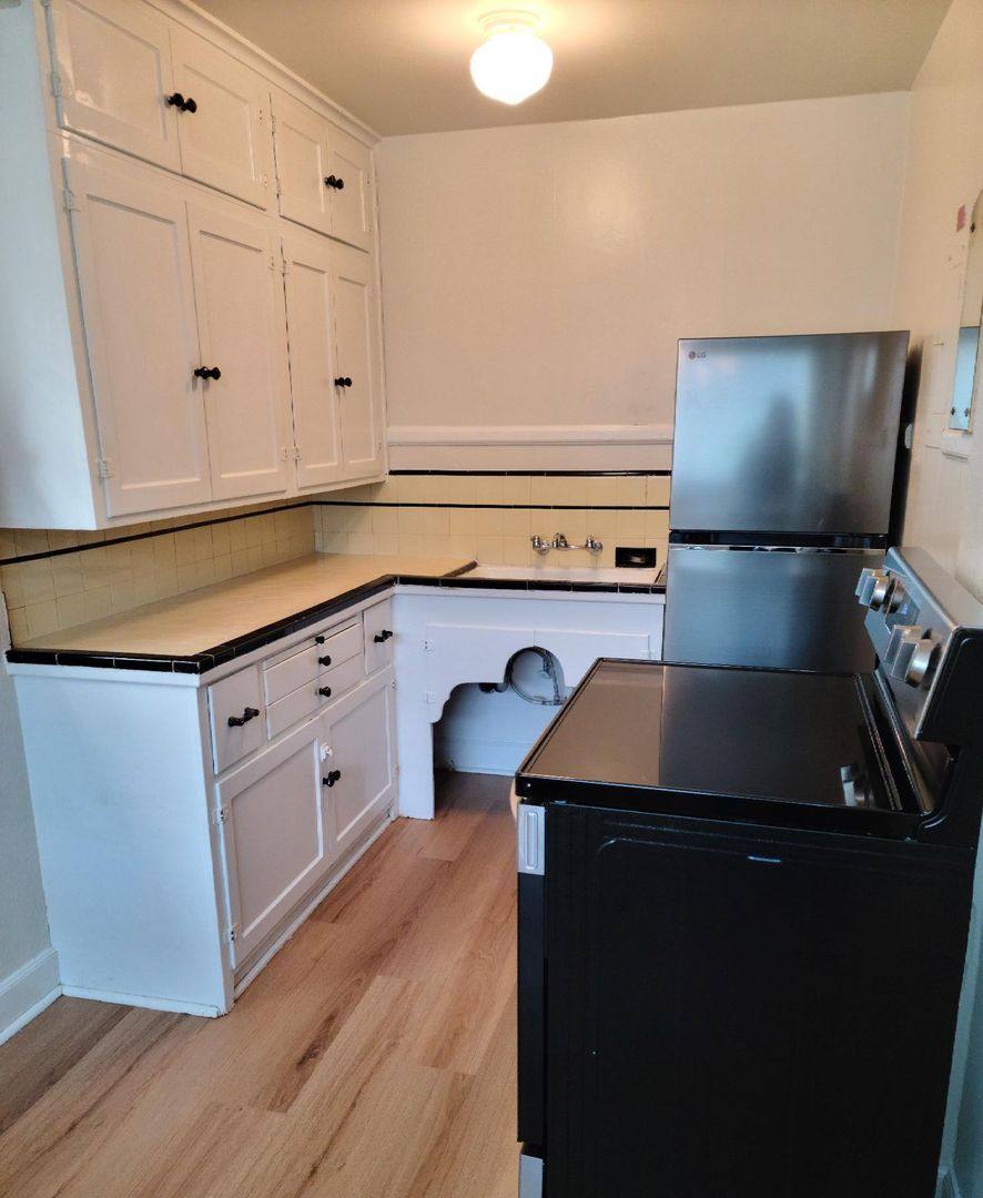 Apartment for rent at 256 Burwell St, Bremerton, WA 98337