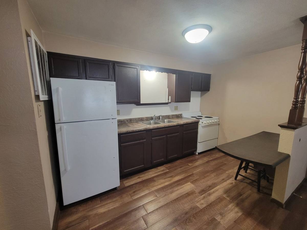 Apartment for rent at 340 Caroline St, Pekin, IL 61554