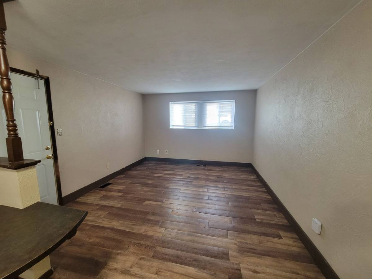 Apartment for rent at 340 Caroline St, Pekin, IL 61554