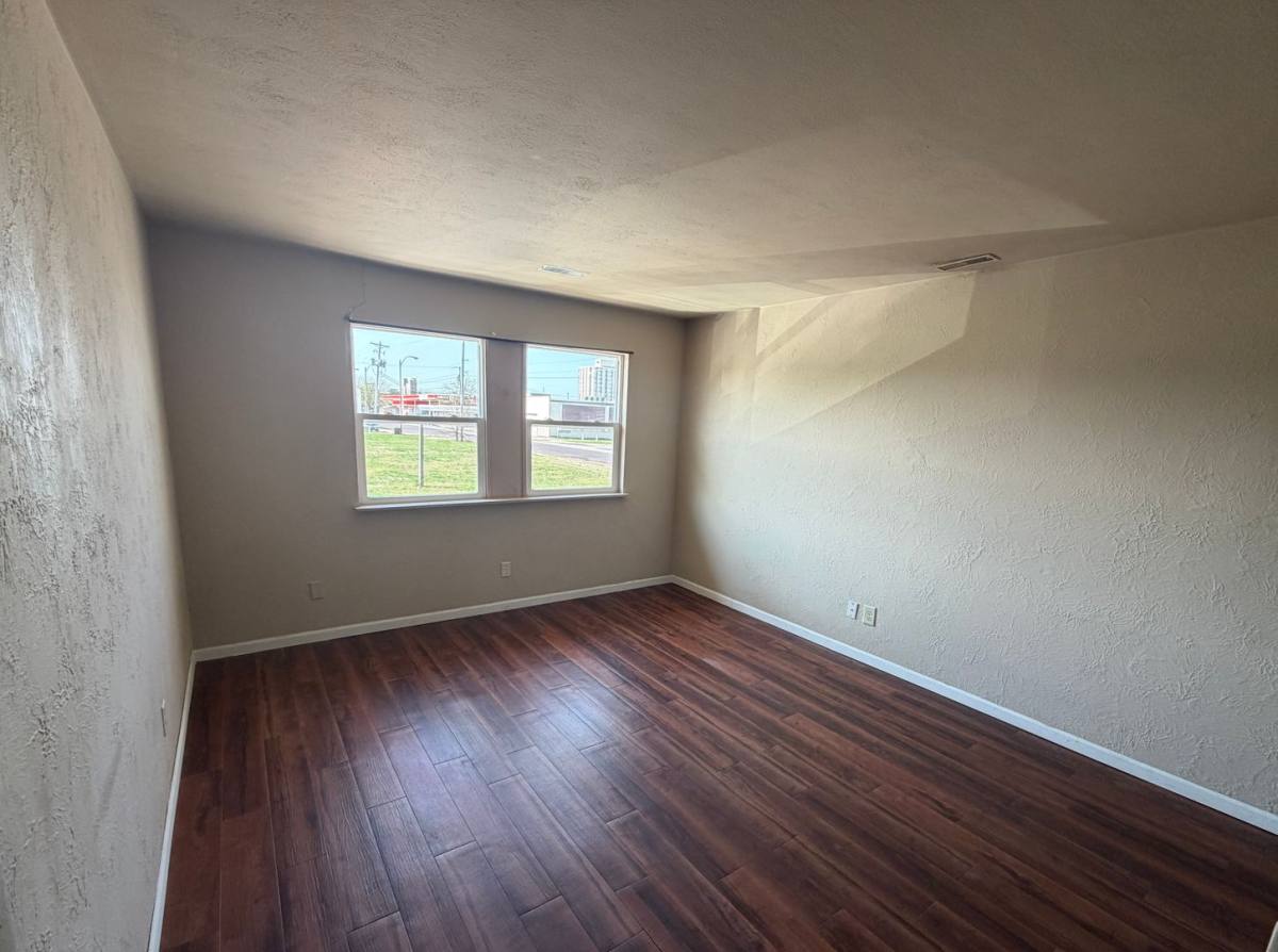 Apartment for rent at 340 Caroline St, Pekin, IL 61554