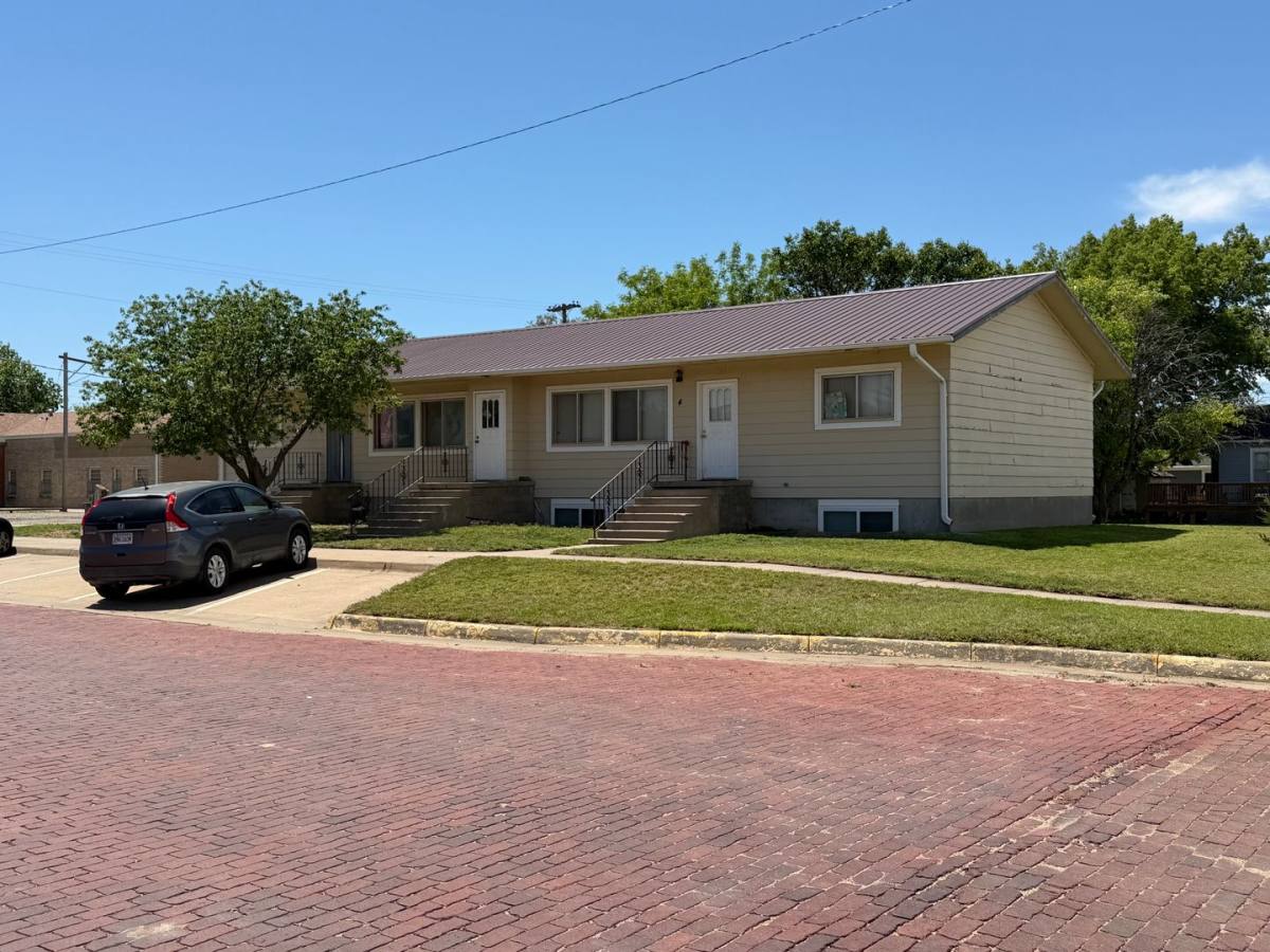 Apartment for rent at 724 N Maple St, Russell, KS 67665