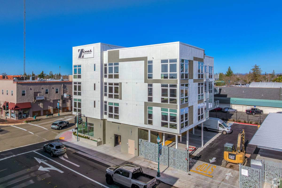 Apartment for rent at 129 Vernon St, Roseville, CA 95678