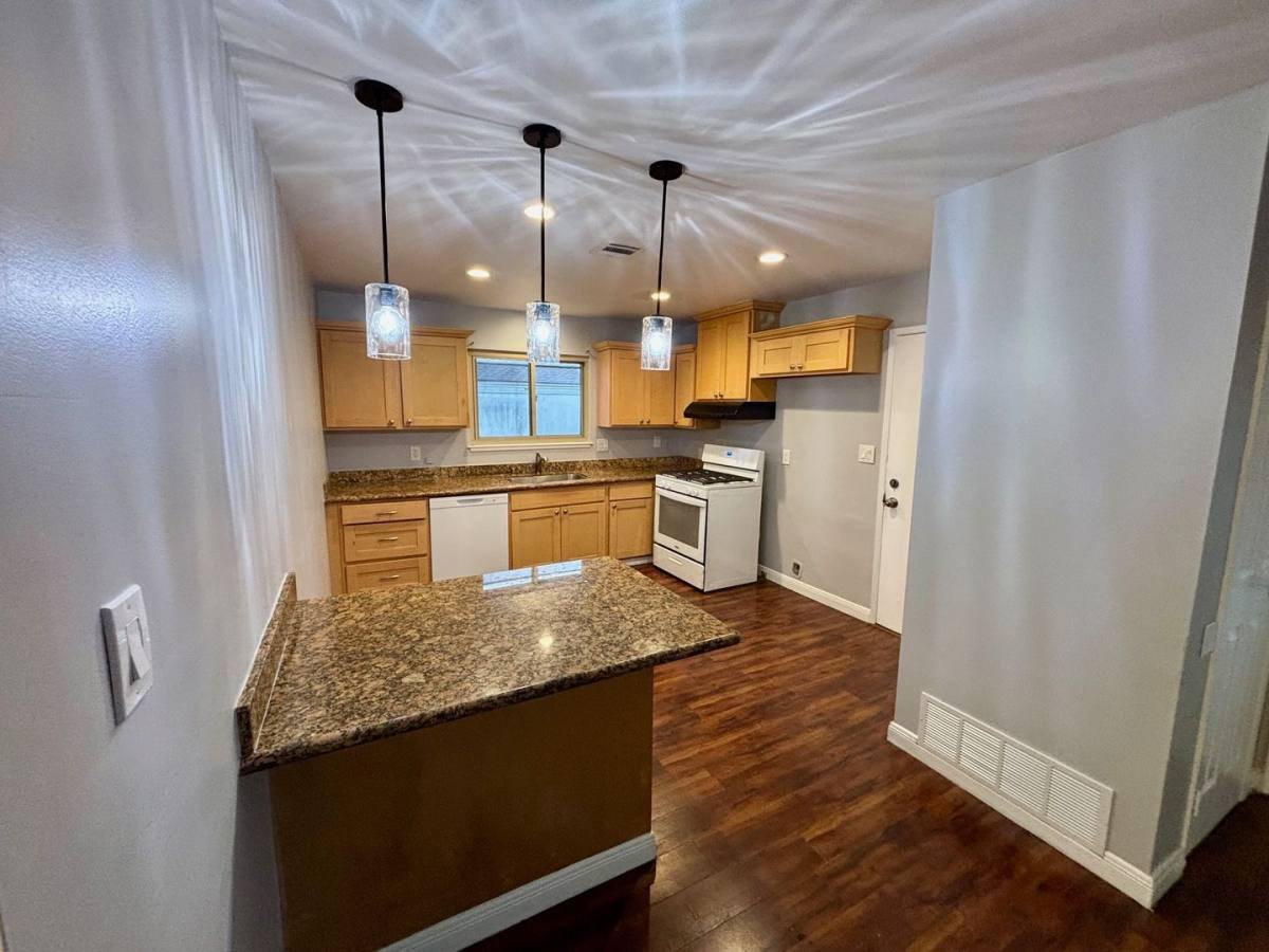 Apartment for rent at 846 Carlson Blvd, Richmond, CA 94804