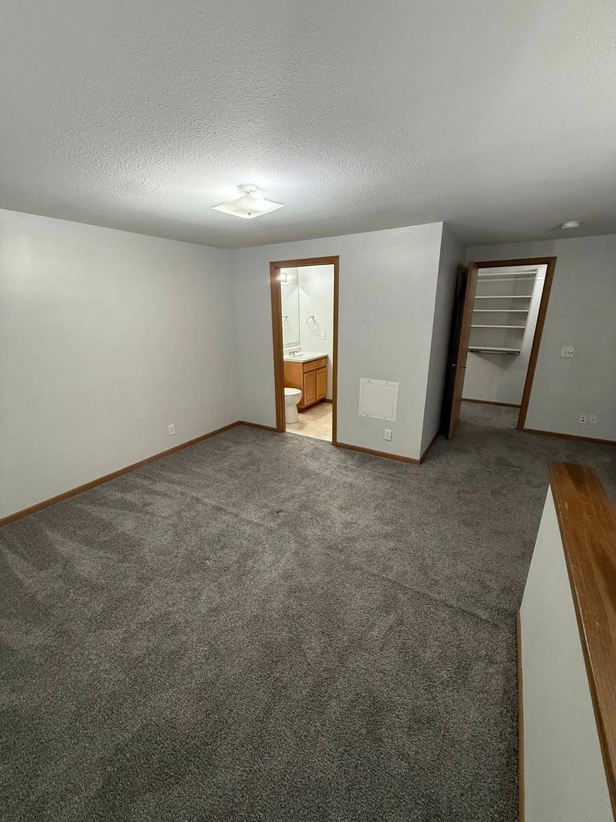 Apartment for rent at 830 N 6th 1 2 St, Terre Haute, IN 47807
