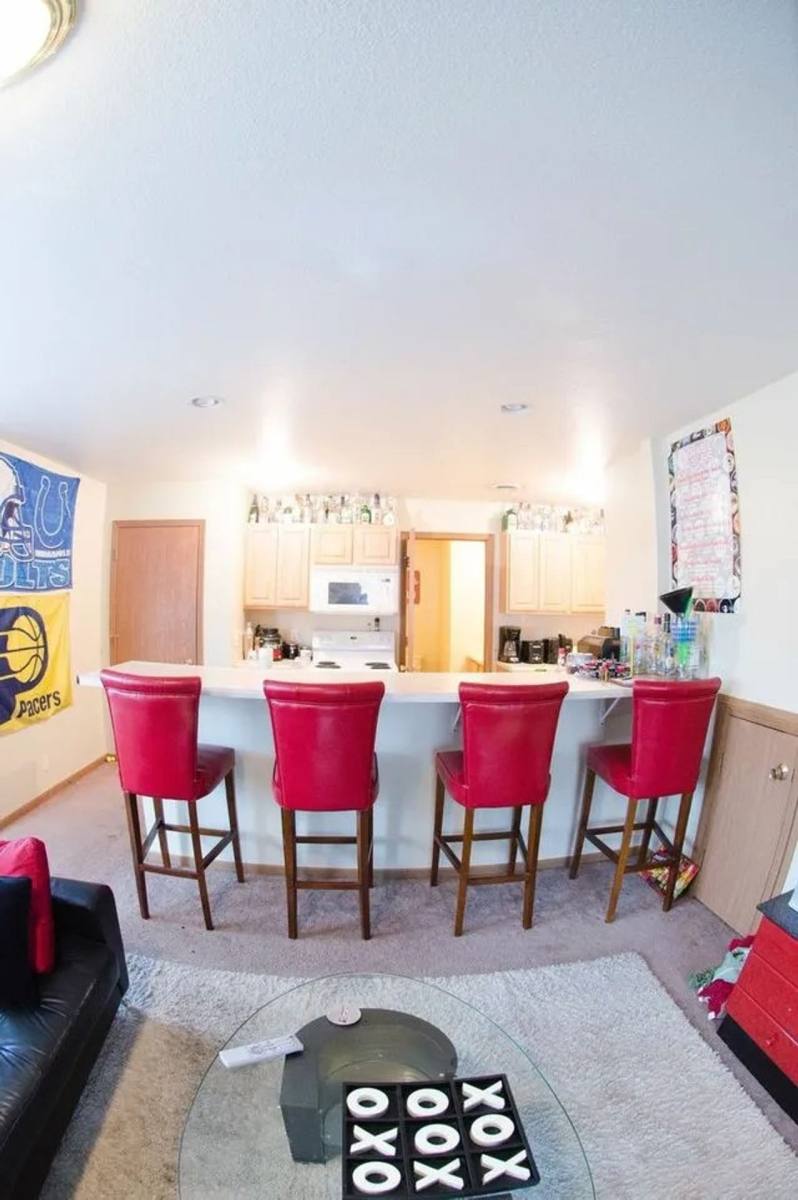 Townhouse for rent at 814 N 8th St, Terre Haute, IN 47807