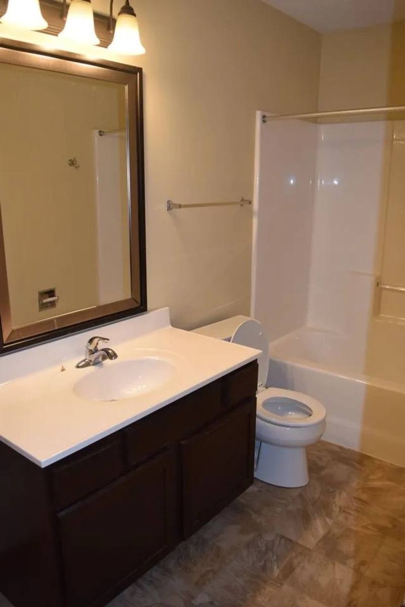 Townhouse for rent at 859 N 8th St, Terre Haute, IN 47807
