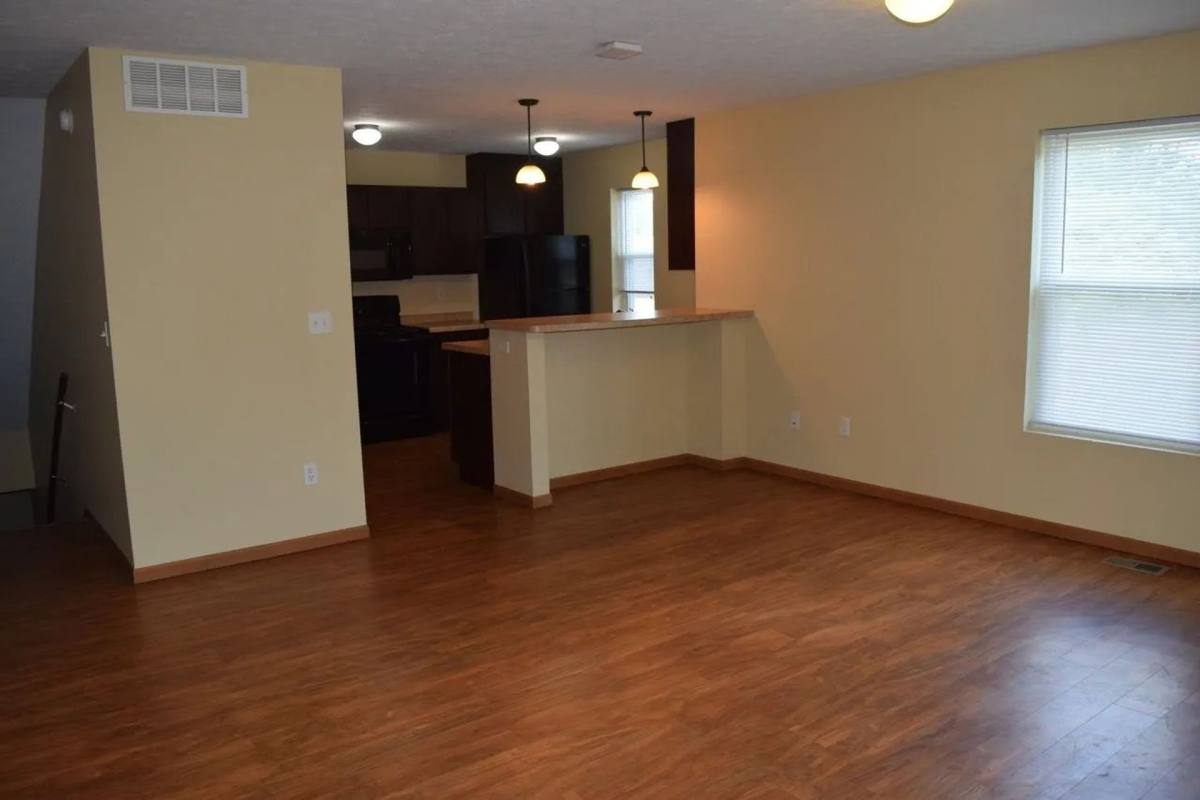 Townhouse for rent at 859 N 8th St, Terre Haute, IN 47807