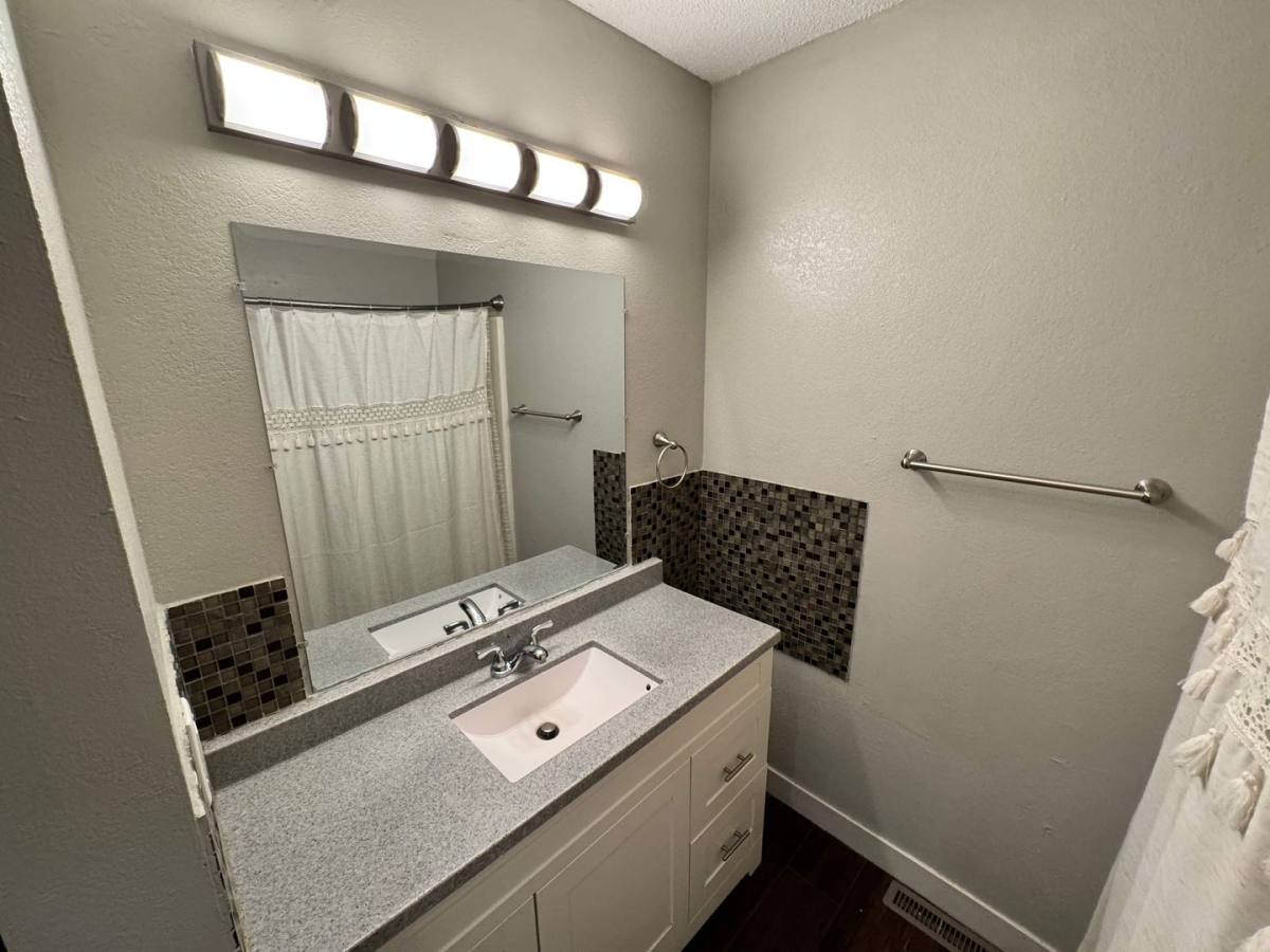 Apartment for rent at 1221 S Linn St, Boone, IA 50036
